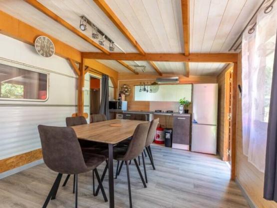 CARAVAN WITHOUT BATHROOMS