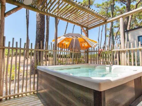 Lodge PREMIUM Dune & Jacuzzi 6P