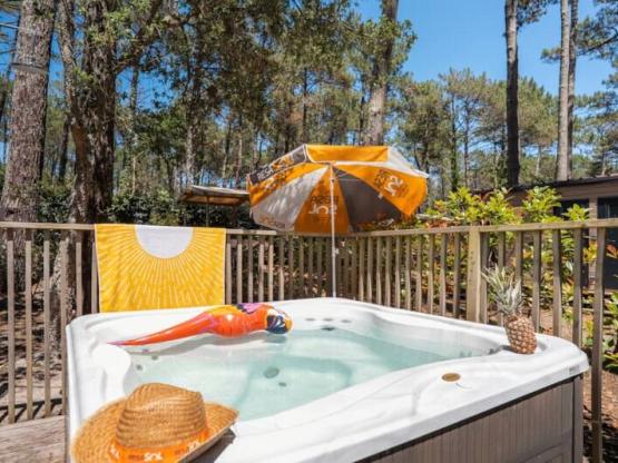 VIP Pitch 150 & Jacuzzi 2/6P