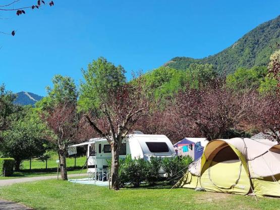 Pitch 2 people and +