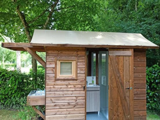 INDIVIDUAL SANITARY PITCH - Elect. 16A + Water + Drainage + private sanitary unit