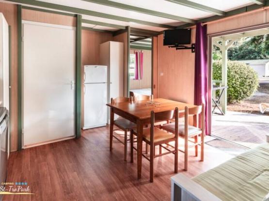 Chalet Premium 32m² (2 bedrooms) adapted to the people with reduced mobility + air conditioning