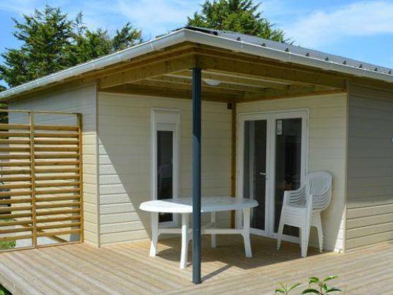 Chalet Premium 34m² (3 bedrooms) + air conditioning + sheltered terrace + TV