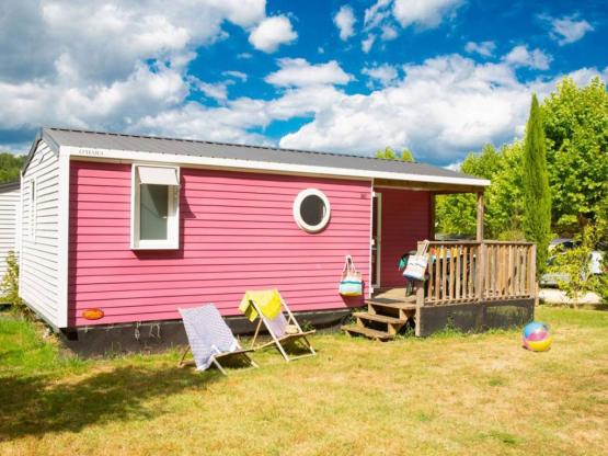 Cottage Color *** 2 bedrooms + air-conditioning