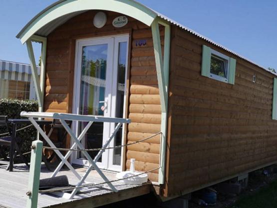 Planwagen 1er Prix 2 bedrooms + TV