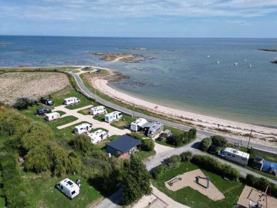 Stabilized Pitch – Motorhome/Caravan (Electricity 10Amp – No Sanitary Facilities)