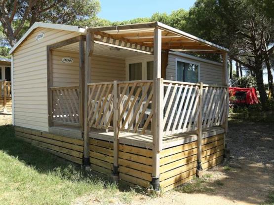 Mobile-home Méditerranée 32m² - 2 bedrooms + air-conditioning + TV + sheltered terrace