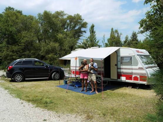 Package: Pitch + 1 car + caravan  or tent