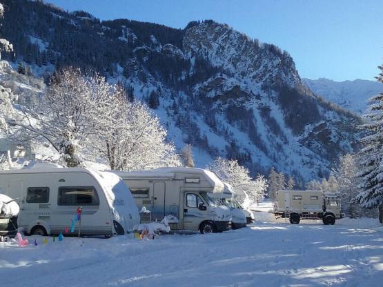 Comfort Package (1 tent, caravan or motorhome / 1 car / electricity 16A)