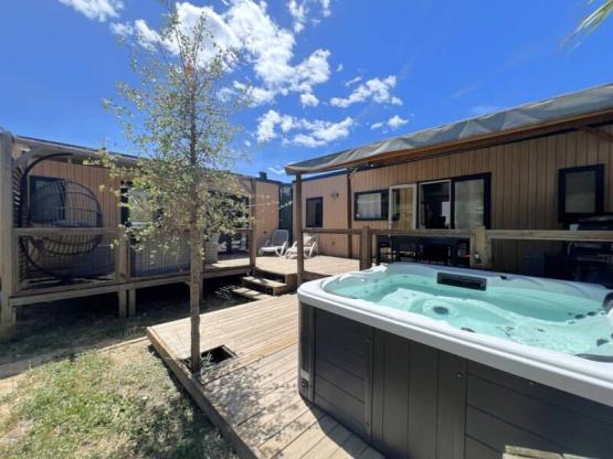 Mobile-home Tribu Premium 5 bedrooms + terrace 44m² + TV + Dishwasher +air-conditioning
