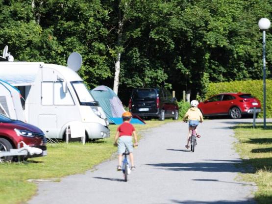 Nature Package (1 tent, caravan or motor home / 1 car)