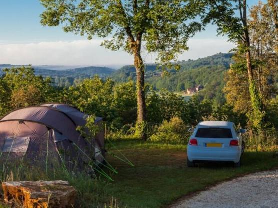 Comfort Package +120m2 (1 tent, caravan or motor home / 1 car / electricity)