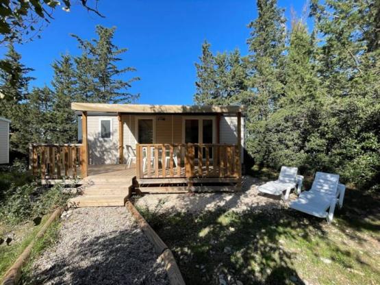 Mobilheim Premium 29 m² 2 Schlafzimmer Halbüberdachte Terrasse + Klimaanlage + Spüllmachine