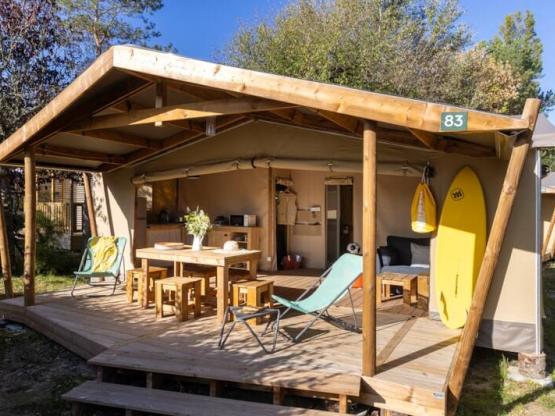 Hütte Cotton Confort 32m² - 2 Schlafzimmer + überdachte Terrasse