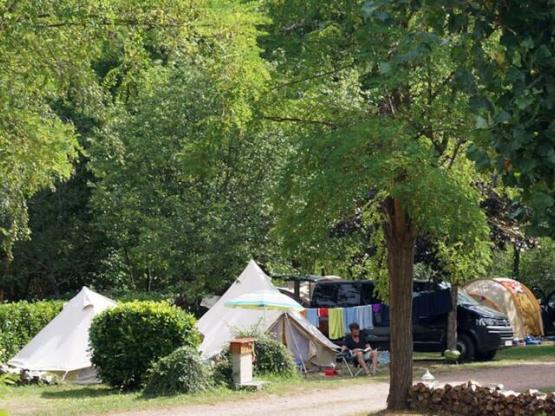 Package pitch + 1 vehicle + tent + electricity