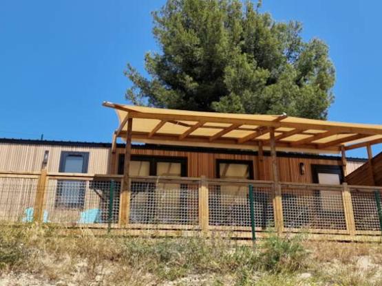 Premium 3 family bedrooms 40m² (10.8mx4.2m), + AIR CONDITIONING + DISHWASHER + GAS PLANCHA + TV