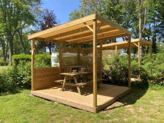 KOMFORTABLE PLATZE MIT PERGOLA GARTENMÖBEL KÜHLSCHRANK KÜCHE - 4pax