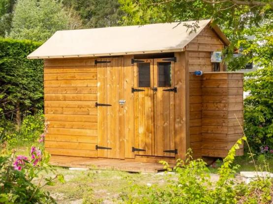 Freecamp Original Premium Package with picnic table