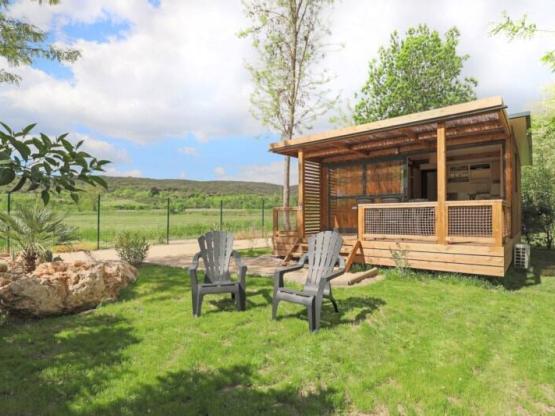 Chalet Moréa 25m² Premium - 2 bedrooms + covered terrace + airco - Pedestrian area