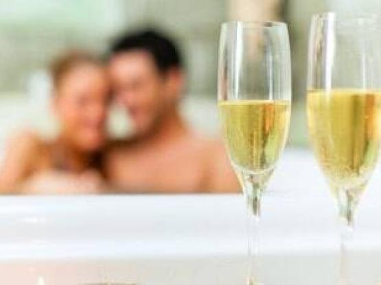 PACK VIP : 2 nights + 1 spa 2 pers (1h) + 1 bottle champagne + breakfasts