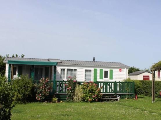 Mobilheim Premium Villa 2 Schlafzimmer - 40 m² + halbüberdachte Terrasse + großer Garten