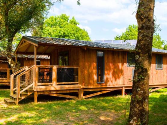 Lodge Premium VIP 45m² 2 bedrooms - 11m² terrace + TV + sheets + towels