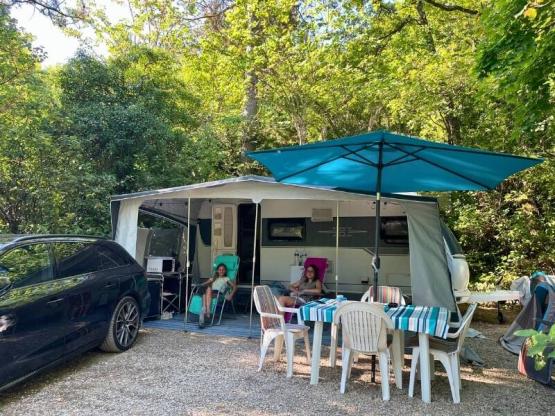 Pitch Comfort Large Tent/Van/Caravan/Motorhome (electricity included)