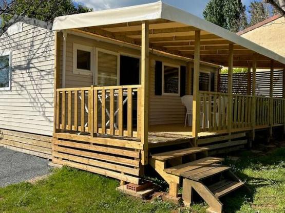 MOBILHOME LODGE AVEC SANITAIRE 4 PERSONNES
