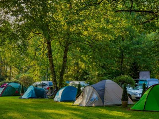 Package : Pitch 1 to 2 people + 1 car + electricity