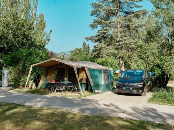 Comfort pitch 100m² Chateau Arnoux