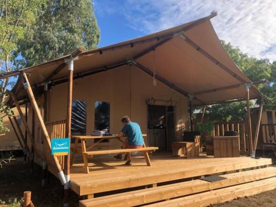 WOOD LODGE - with bathroom