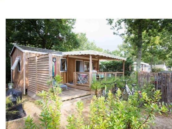 PREMIUM AIR-CONDITIONED Mobile Home 33m² - 3 bdrms + semi-covered terrace + TV + sheets + towels