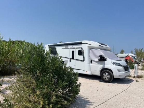 Grand comfort Large Pitch for Tent/Van/Caravan/Motorhome