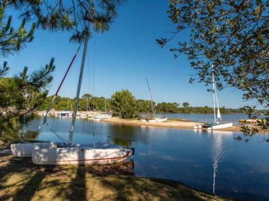 Pitch with electricity - Marina Side / S