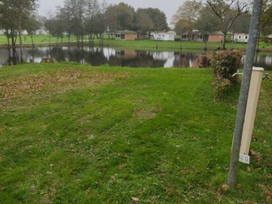 Emplacement + éléctricité 10A + eau pour caravane et camping car