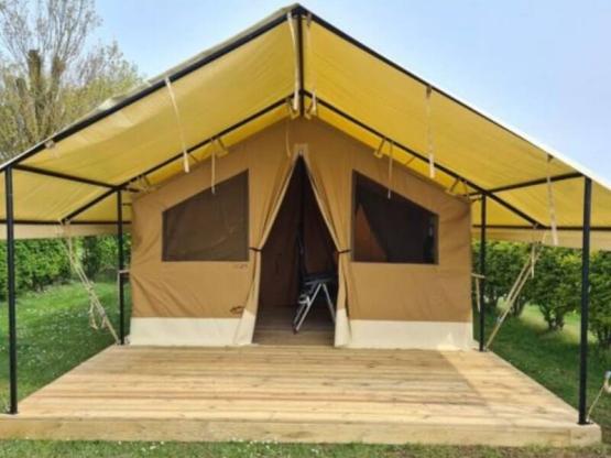 Safari tent