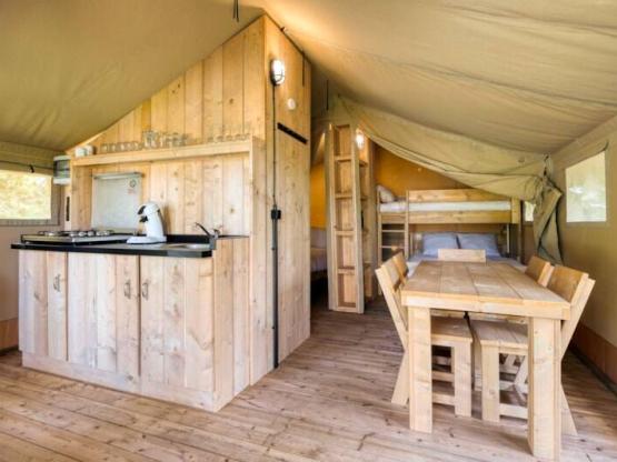 Comet 27 Glamping Lodge