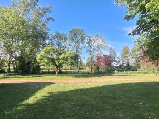 Pitch: motor home + electricity (optional), without pool access