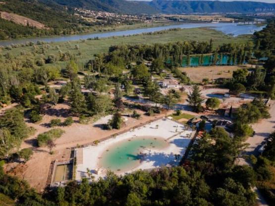 Prestige pitch 130m² with private sanitary facilities Château Arnoux