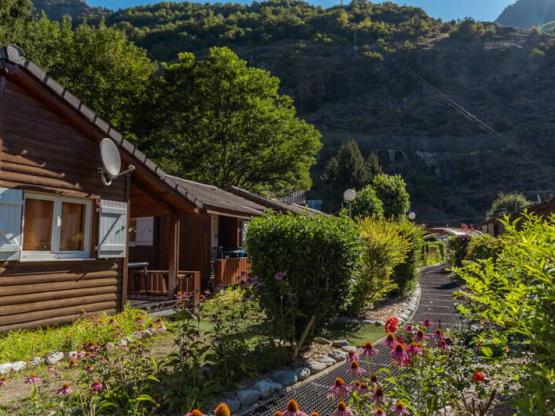 Chalet Montana Comfort 35m² - 2 bedrooms + 8m² terrace + plancha + TV -