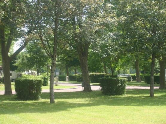 Etape routard 2 personnes à pied/vélo/moto + tente avec électricité