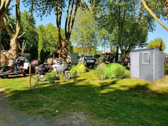 ??Emplacement Sanitaire privatif !