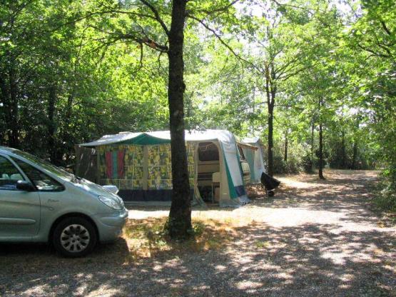 Package PRIVILEGE 110 - 120m² with electricity 10 Amp + car + tent or caravan