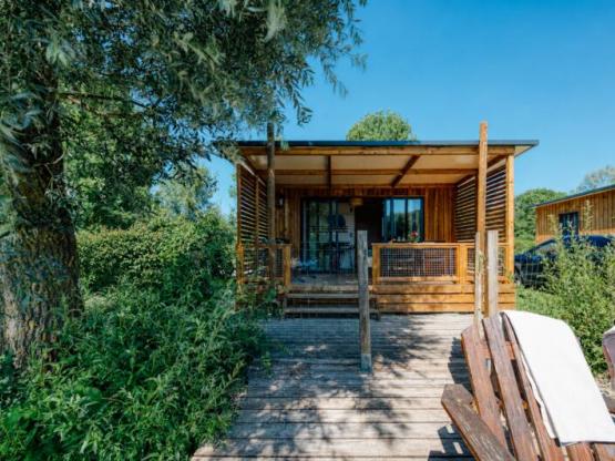 Premium Chalet Maine 1 bedroom - TV - NEW 2026, PRIVATE PONTOON  !