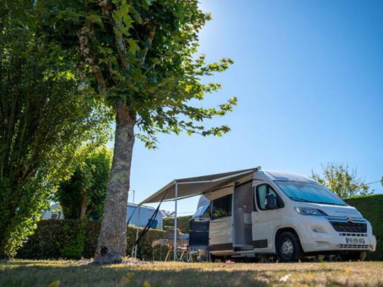 COMFORT PACKAGE 2 people + 10 A electricity + 1 vehicle