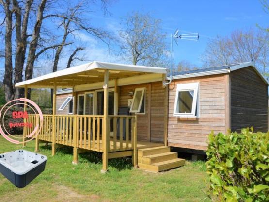 Mobile-home Premium 40m² (3ch-6pers) + 2 SDB + TV + LV + Plancha + Clim + Spa