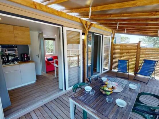 Mobil Home Lourmarin avec Jacuzzi - 32m² - 2 chambres