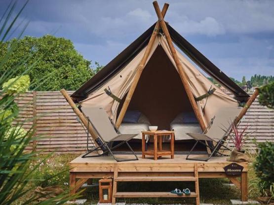 Comfort pitch - MOOREA tent with individual sanitary facilities