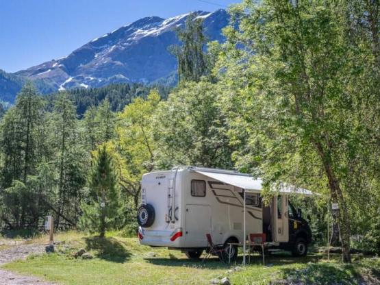 Package for 2 people + caravan or camper pitch