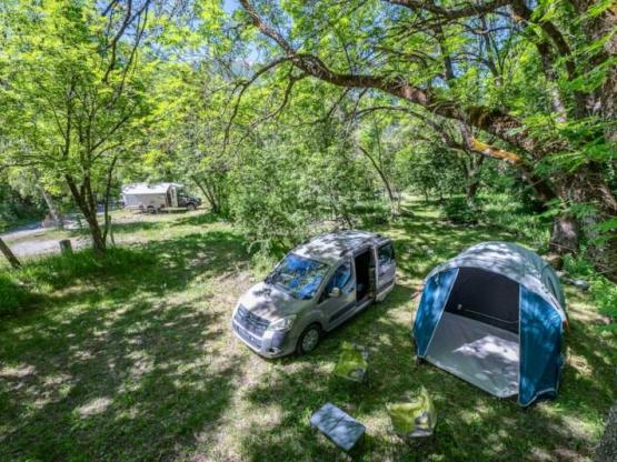 Package for 2 people + tent pitch + vehicle
